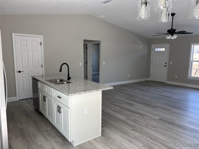 2420 W Menores Drive, Citrus Springs, FL 34434