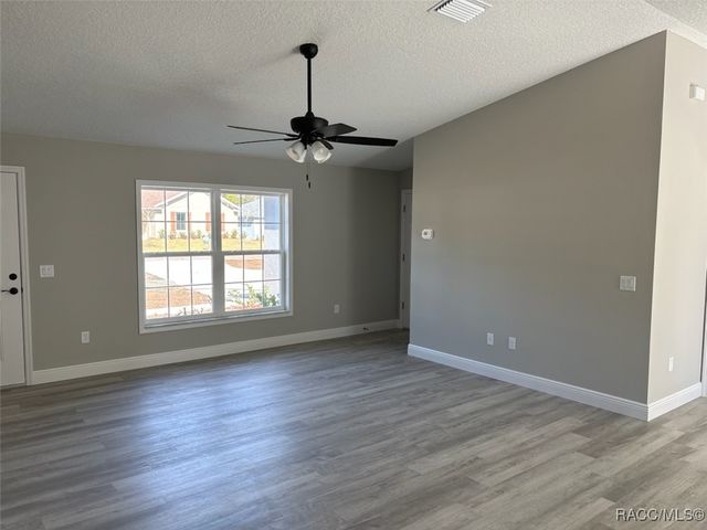 2420 W Menores Drive, Citrus Springs, FL 34434