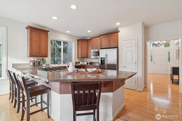 2038 30th Lane NE, Issaquah, WA 98029