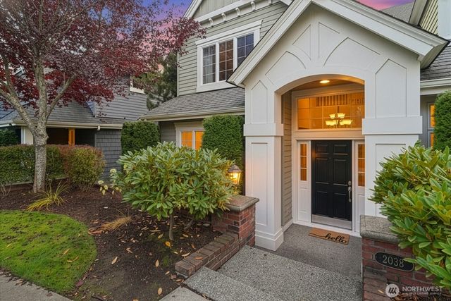 2038 30th Lane NE, Issaquah, WA 98029