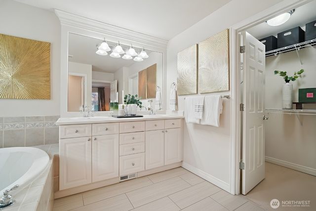 2038 30th Lane NE, Issaquah, WA 98029