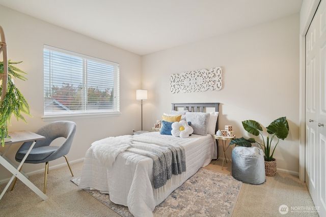 2038 30th Lane NE, Issaquah, WA 98029