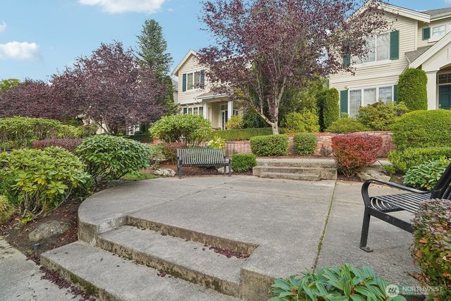 2038 30th Lane NE, Issaquah, WA 98029