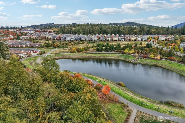 2038 30th Lane NE, Issaquah, WA 98029