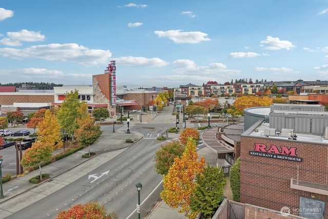 2038 30th Lane NE, Issaquah, WA 98029