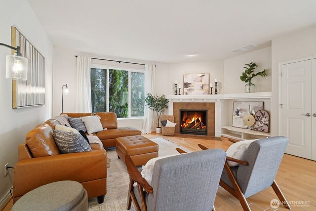 2038 30th Lane NE, Issaquah, WA 98029
