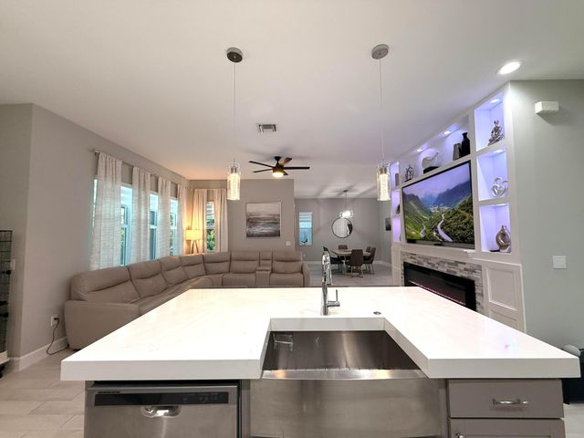 4631 Canopy Grove Drive, Westlake, FL 33470
