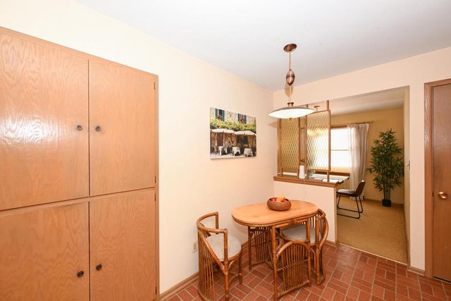 5316 Robin DRIVE, Greendale, WI 53129