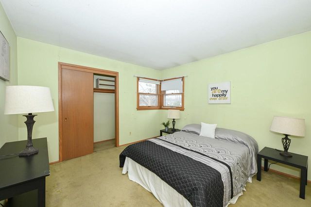 5316 Robin DRIVE, Greendale, WI 53129