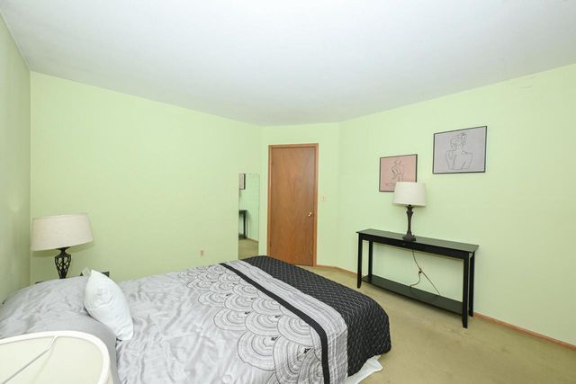 5316 Robin DRIVE, Greendale, WI 53129