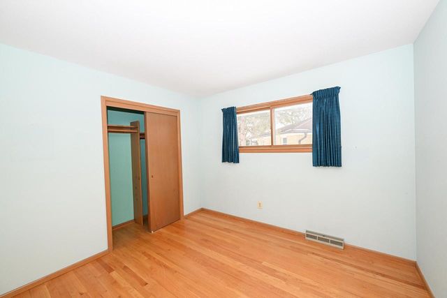 5316 Robin DRIVE, Greendale, WI 53129