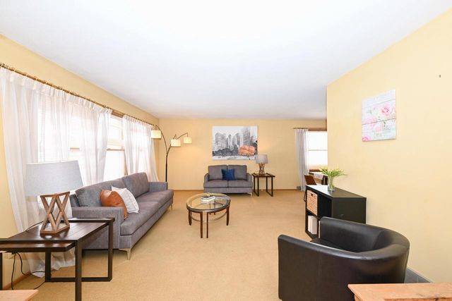 5316 Robin DRIVE, Greendale, WI 53129