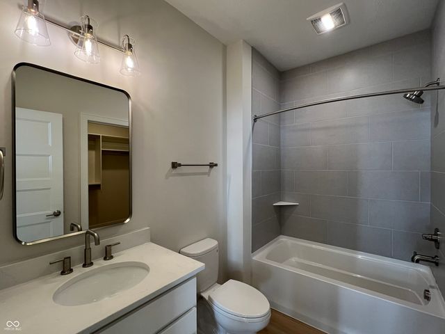 185 Midland Trace Loop, Westfield, IN 46074