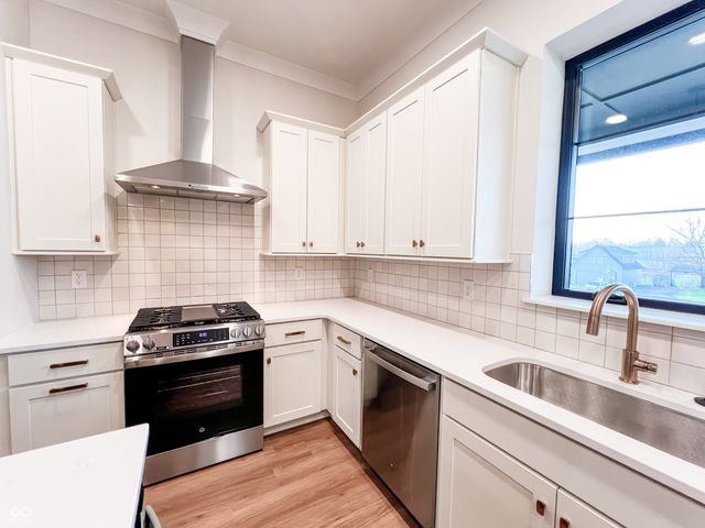 185 Midland Trace Loop, Westfield, IN 46074