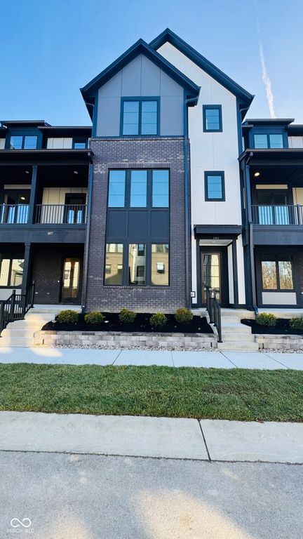 185 Midland Trace Loop, Westfield, IN 46074