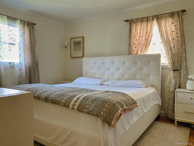 19 Stewart Street, Plainview, NY 11803