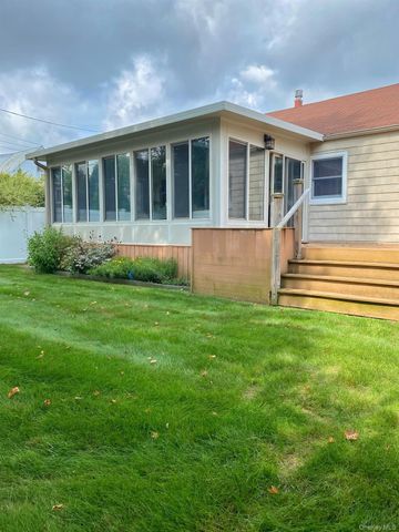 19 Stewart Street, Plainview, NY 11803