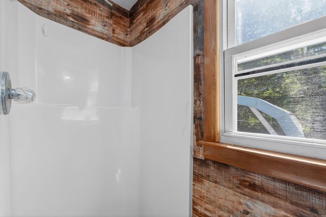 5979 Highway 100, Bon Aqua, TN 37025