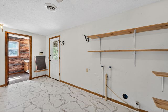 5979 Highway 100, Bon Aqua, TN 37025