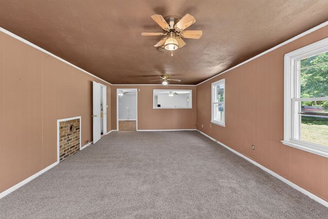 5979 Highway 100, Bon Aqua, TN 37025