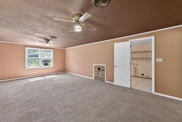 5979 Highway 100, Bon Aqua, TN 37025