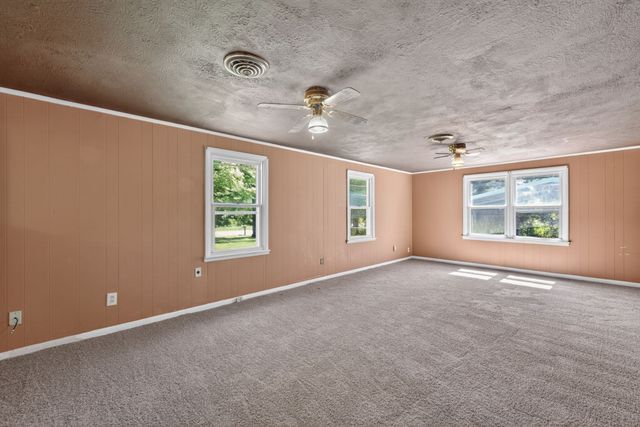 5979 Highway 100, Bon Aqua, TN 37025