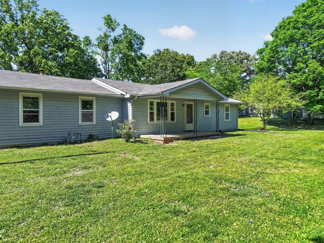 5979 Highway 100, Bon Aqua, TN 37025