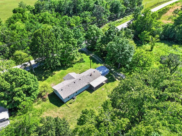 5979 Highway 100, Bon Aqua, TN 37025