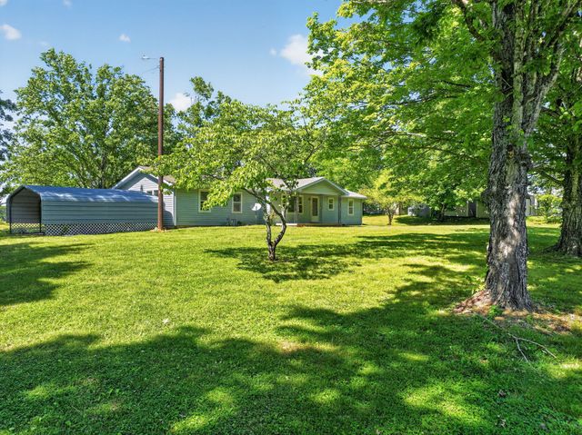 5979 Highway 100, Bon Aqua, TN 37025