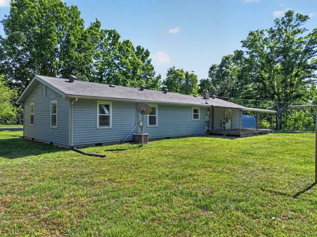 5979 Highway 100, Bon Aqua, TN 37025