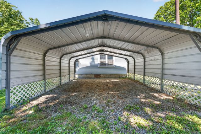 5979 Highway 100, Bon Aqua, TN 37025
