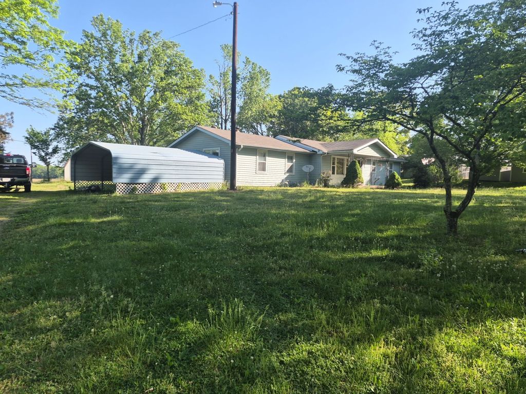 5979 Highway 100, Bon Aqua, TN 37025