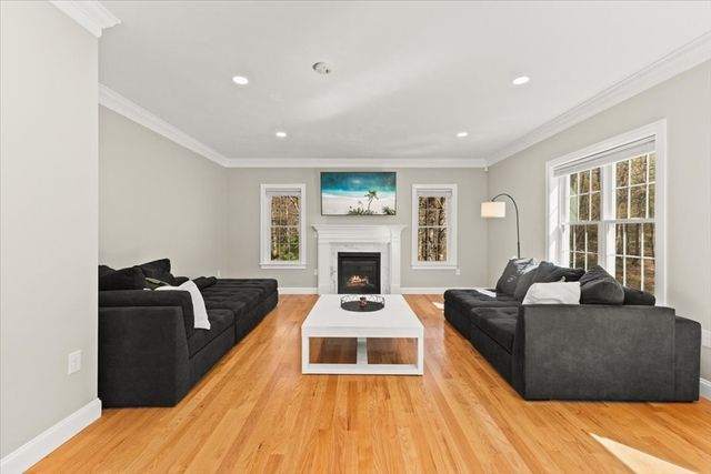 5 Baron Drive, Easton, MA 02356