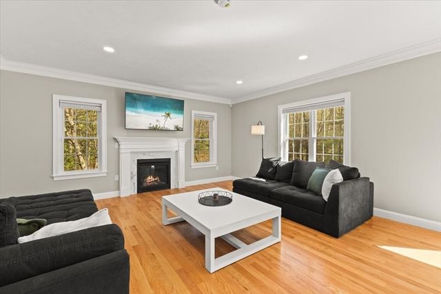 5 Baron Drive, Easton, MA 02356