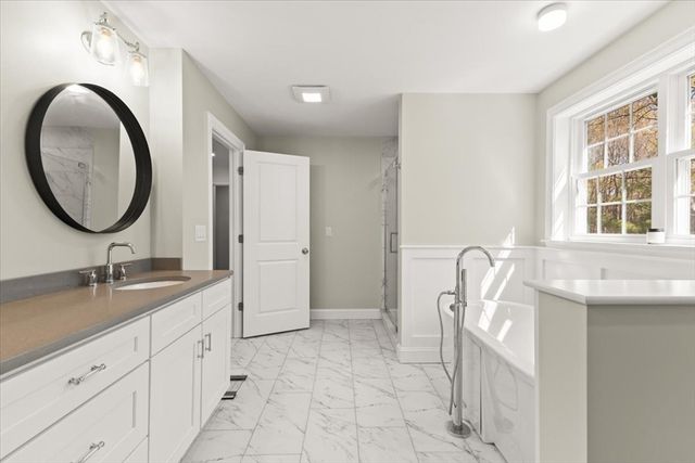 5 Baron Drive, Easton, MA 02356