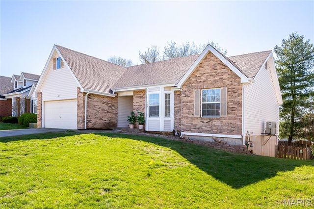 337 Misty Valley Drive, St Peters, MO 63376