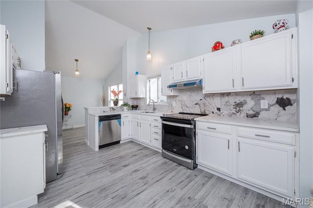 337 Misty Valley Drive, St Peters, MO 63376