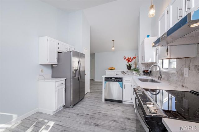 337 Misty Valley Drive, St Peters, MO 63376