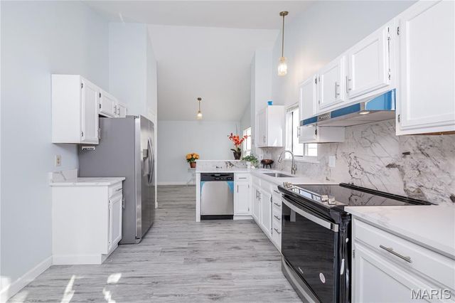 337 Misty Valley Drive, St Peters, MO 63376