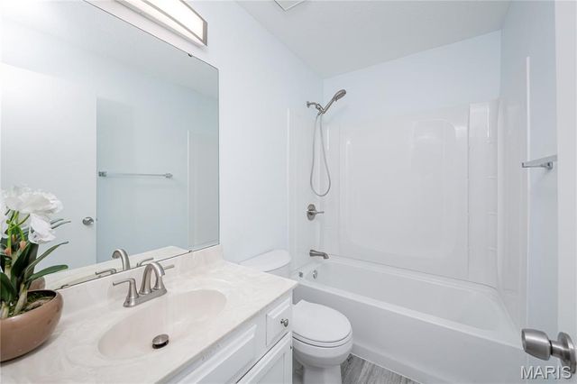 337 Misty Valley Drive, St Peters, MO 63376