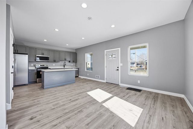 514 9th Street NW, Cedar Rapids, IA 52405