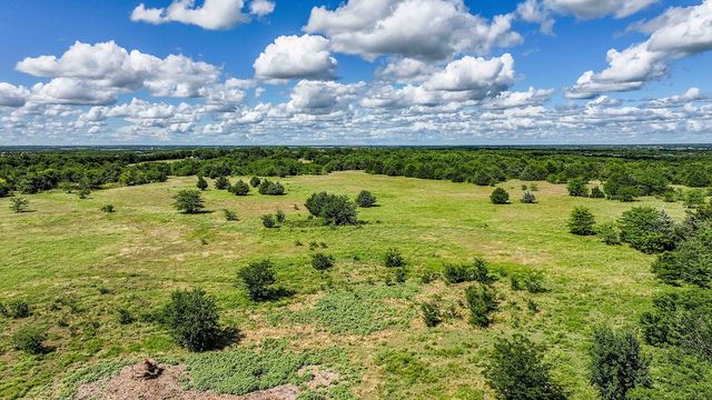 3 County Road 1104, Celeste, TX 75423
