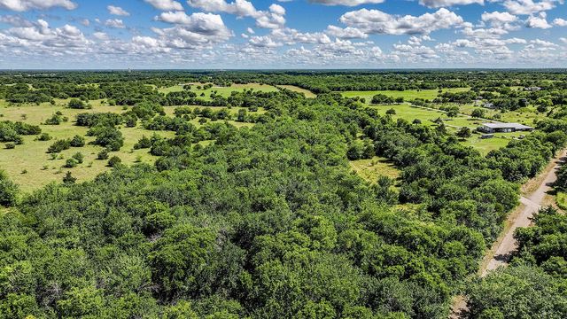 3 County Road 1104, Celeste, TX 75423