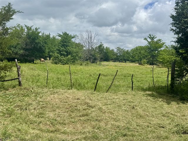 3 County Road 1104, Celeste, TX 75423