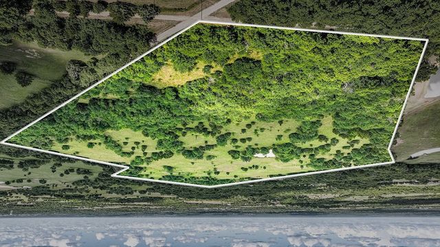 3 County Road 1104, Celeste, TX 75423