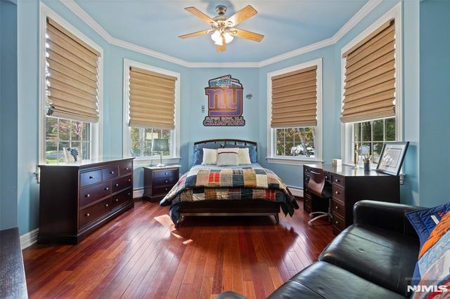 8 Stony Point Road, Oakland, NJ 07436