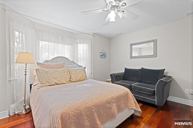 8 Stony Point Road, Oakland, NJ 07436