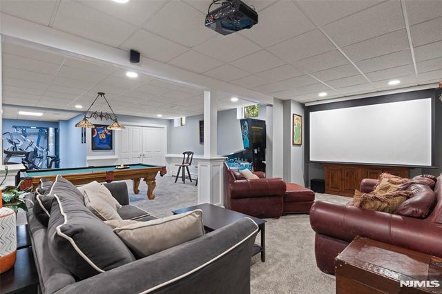 8 Stony Point Road, Oakland, NJ 07436