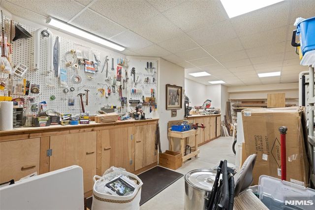 8 Stony Point Road, Oakland, NJ 07436