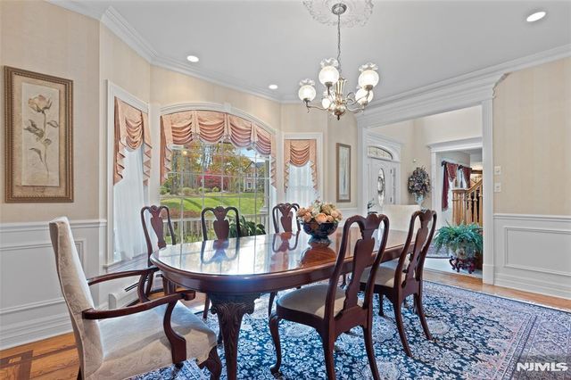 8 Stony Point Road, Oakland, NJ 07436